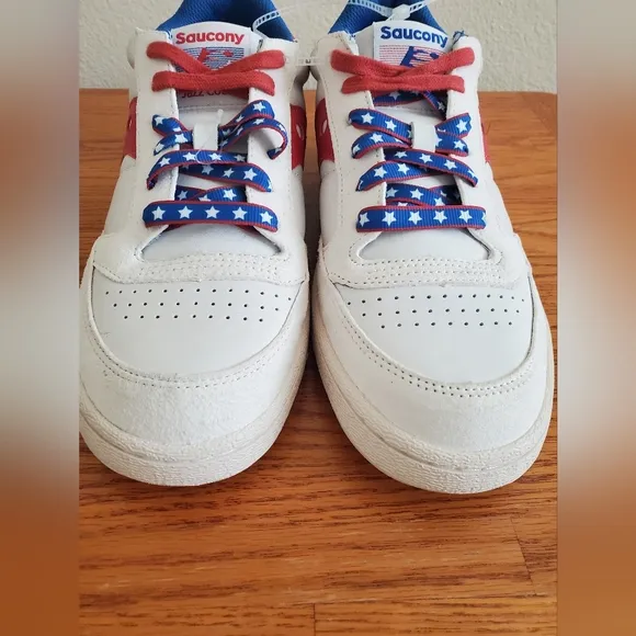 Saucony Jazz Court White and Red Sneakers Blue Stars Unisex Shoes Men Size 9 NEW