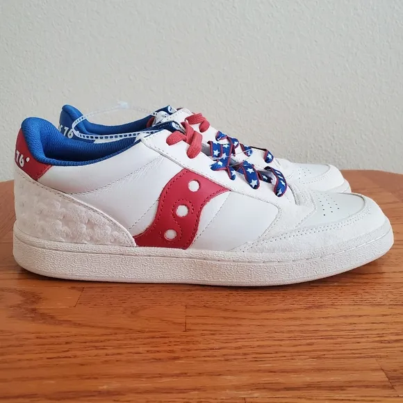 Saucony Jazz Court White and Red Sneakers Blue Stars Unisex Shoes Men Size 9 NEW