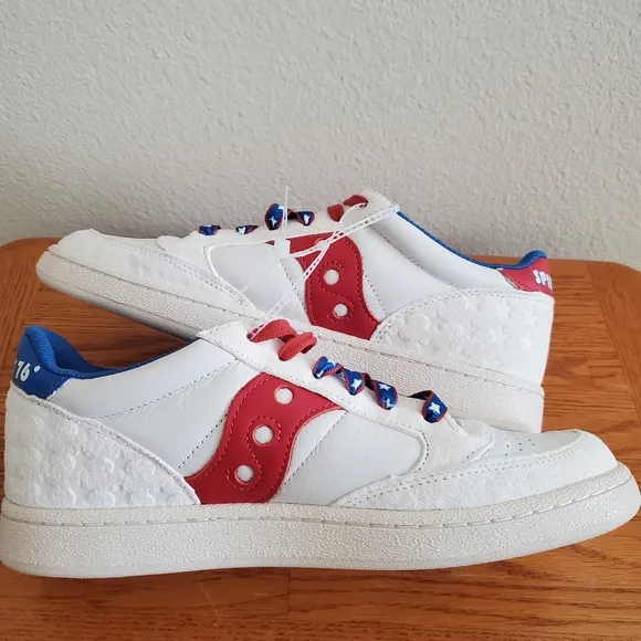 Saucony Jazz Court White and Red Sneakers Blue Stars Unisex Shoes Men Size 9 NEW