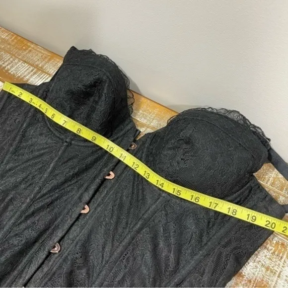 SAVAGE X FENTY Embroidered Lace Corset in Black Size XL