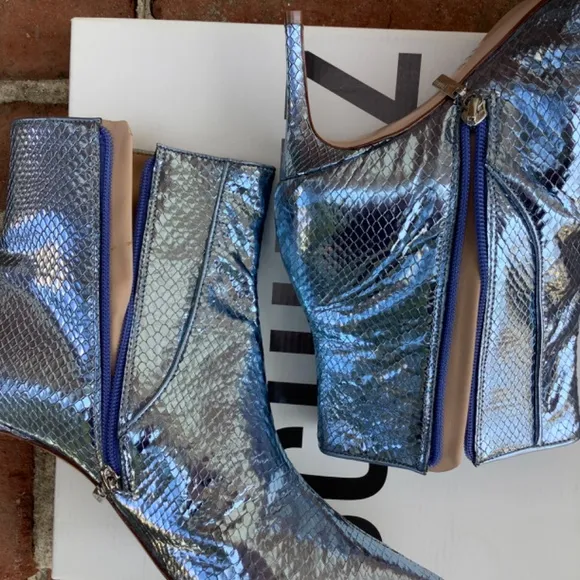Schutz Bette Ankle Boots Metallic Blue Leather Size 9.5