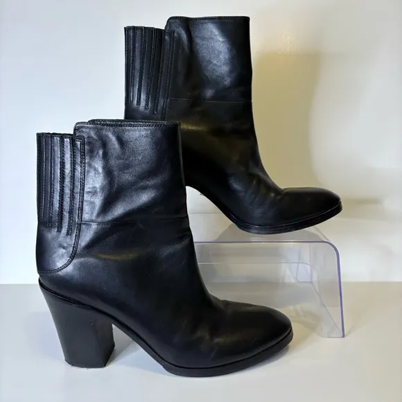 Sigerson Morrison Black Heeled Boots Size 11