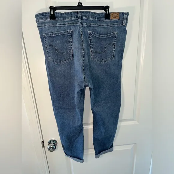 Signature Levi Strauss Gold Label Mid Rise Boyfriend Cut Capri Jeans Sz 16