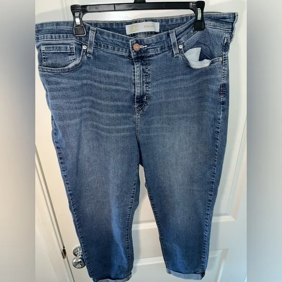 Signature Levi Strauss Gold Label Mid Rise Boyfriend Cut Capri Jeans Sz 16