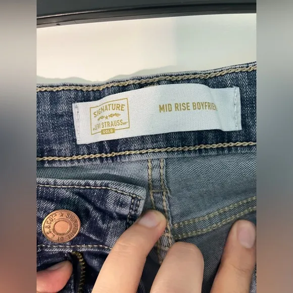 Signature Levi Strauss Gold Label Mid Rise Boyfriend Cut Capri Jeans Sz 16