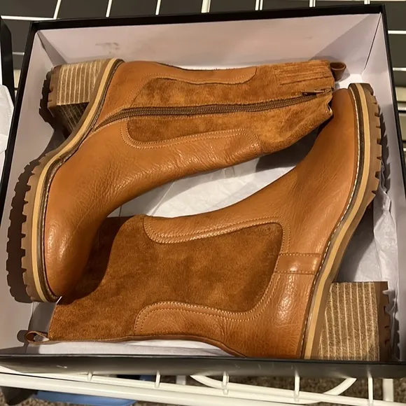Silent D Leather Microsuede Boots NIB
