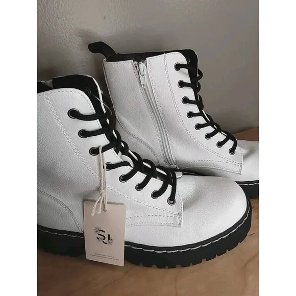 Sincerely Jules Women White Textured Harley Lace Up Combat‎ Boots Size 8M