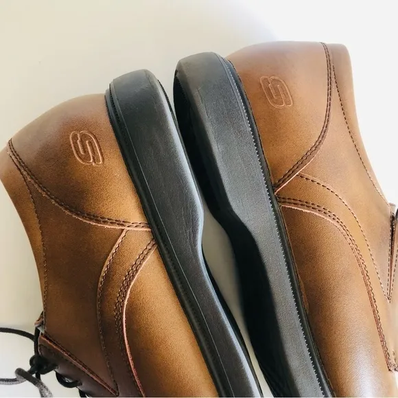 Skechers Relaxed Fit Revelt Remex Derby Extra Wide