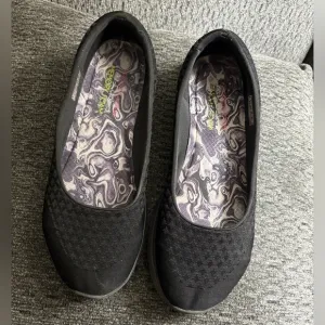 Skechers Womens Sport Active Microburst One Up Slip-on Comfort Flats Blk Size 10