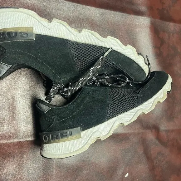 Sorel kinetic lite lace up black sneakers, size 8‎