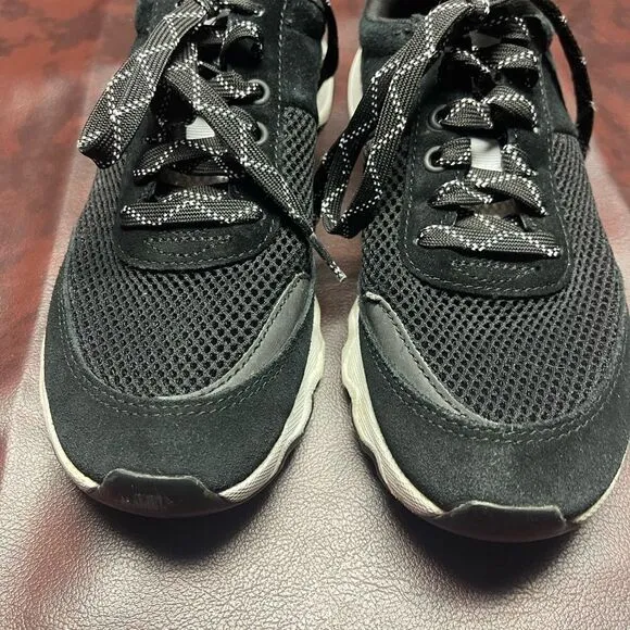 Sorel kinetic lite lace up black sneakers, size 8‎