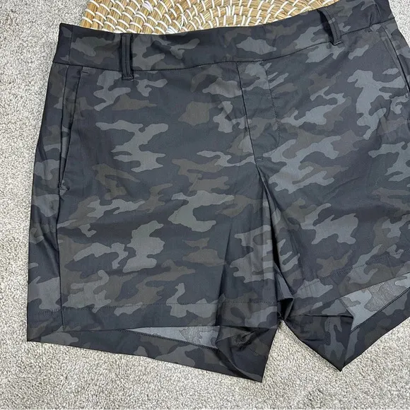 Spanx Sunshine Shorts Pull On 4&quot; UPF 50  Quick Dry in Camouflage Size M