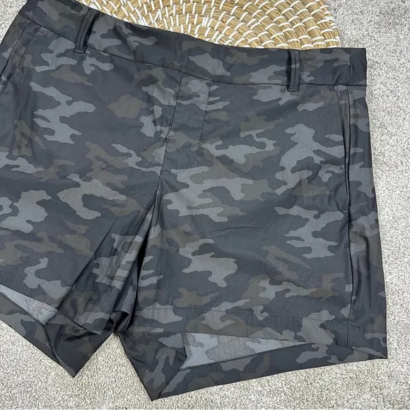 Spanx Sunshine Shorts Pull On 4&quot; UPF 50  Quick Dry in Camouflage Size M