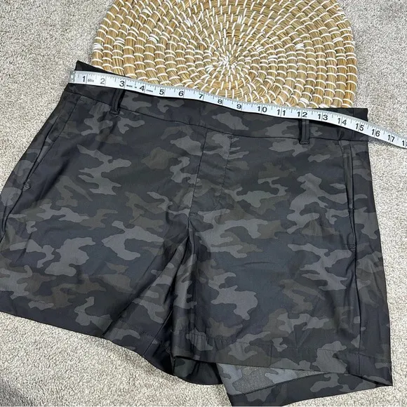 Spanx Sunshine Shorts Pull On 4&quot; UPF 50  Quick Dry in Camouflage Size M