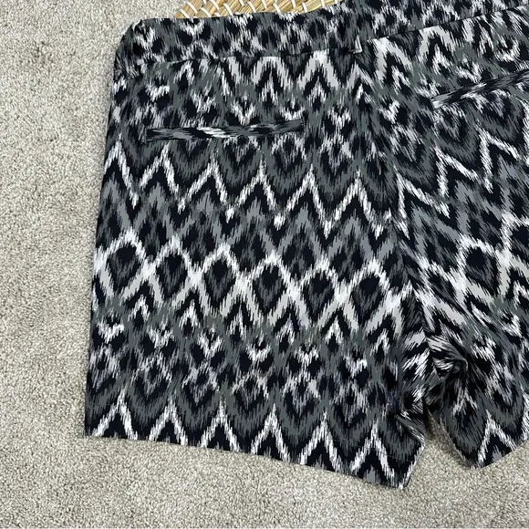 Spanx Sunshine Shorts Pull On 4&quot; UPF 50  Quick Dry in Grey Ikat Size M