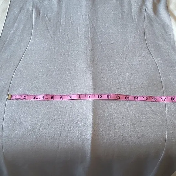 St. John Sheath Dress. Taupe/Gray and Ivory Milano Knit. Poncho Style. Sz. 0.