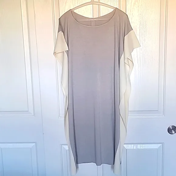 St. John Sheath Dress. Taupe/Gray and Ivory Milano Knit. Poncho Style. Sz. 0.
