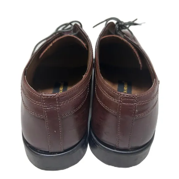 Stacy Adams, Size 9 Cognac Color, Elegant Brown Leather Men's Shoes