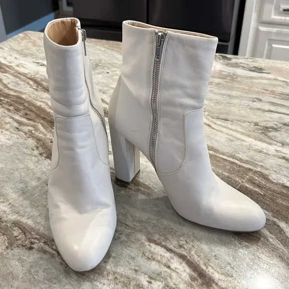 STEVE MADDEN Editor ivory Cream Leather Ankle Boots Bootiiez Size 10