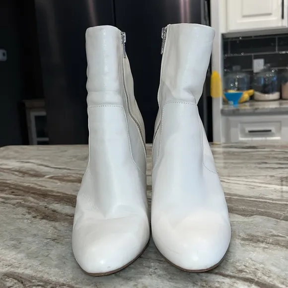 STEVE MADDEN Editor ivory Cream Leather Ankle Boots Bootiiez Size 10
