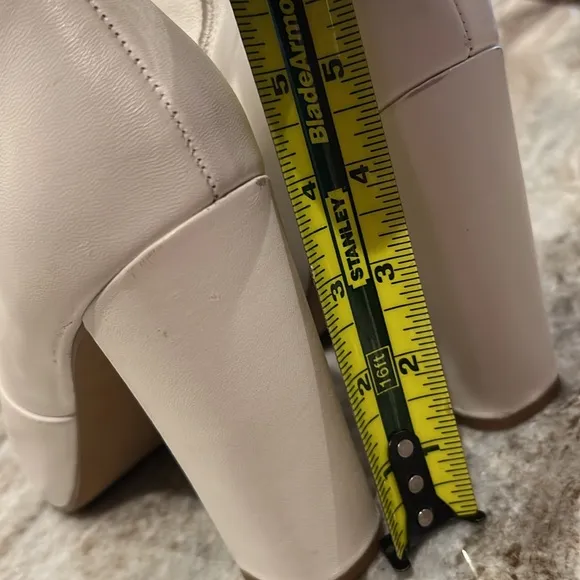 STEVE MADDEN Editor ivory Cream Leather Ankle Boots Bootiiez Size 10