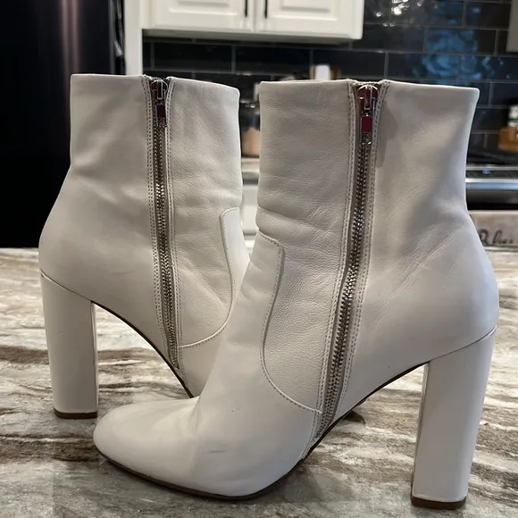 STEVE MADDEN Editor ivory Cream Leather Ankle Boots Bootiiez Size 10