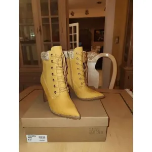 Steve Madden pointed toe boots women's size 6