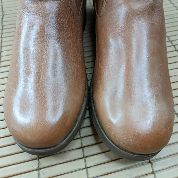 Stride Rite &quot;Juliette&quot; side zip brown leather boots.  Sz Youth 4. Women's EU 36.