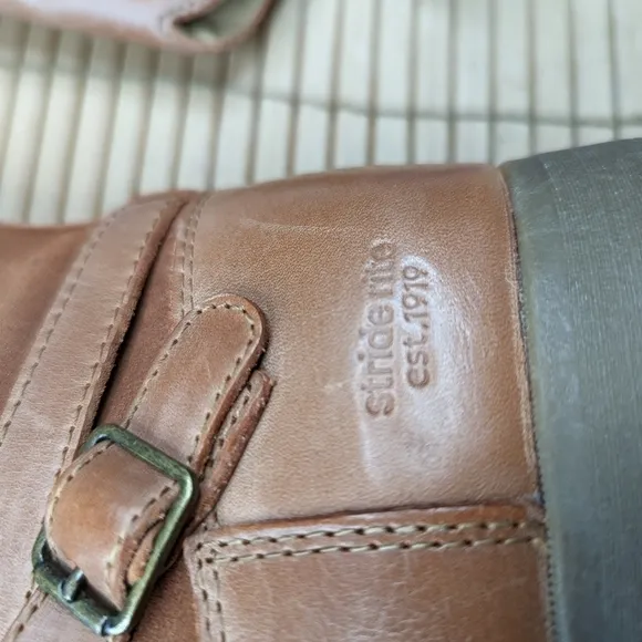 Stride Rite &quot;Juliette&quot; side zip brown leather boots.  Sz Youth 4. Women's EU 36.