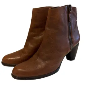 Stuart Weitzman  Brown Leather Ankle Boots Womens 7M  Logo Side Zip Closure Soft