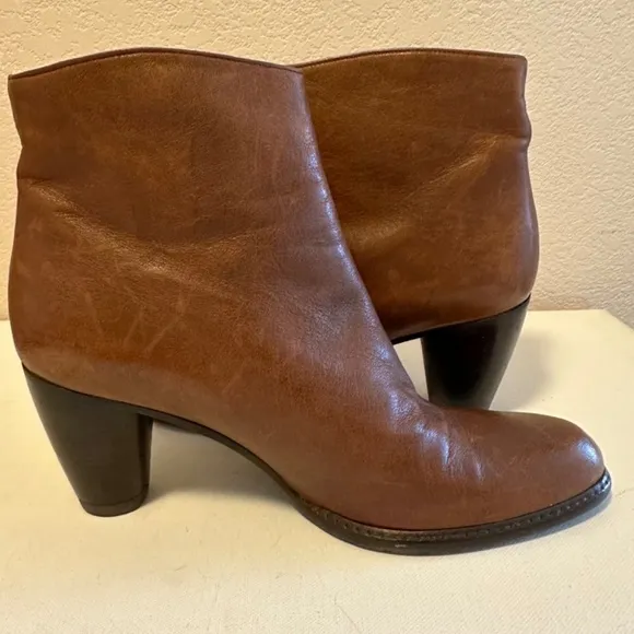 Stuart Weitzman  Brown Leather Ankle Boots Womens 7M  Logo Side Zip Closure Soft
