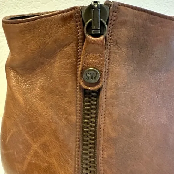Stuart Weitzman  Brown Leather Ankle Boots Womens 7M  Logo Side Zip Closure Soft