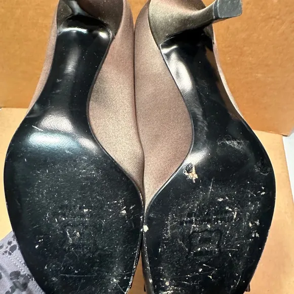 Stuart Weitzman GigiRitz satin open toe bow pump, brown, 6.5