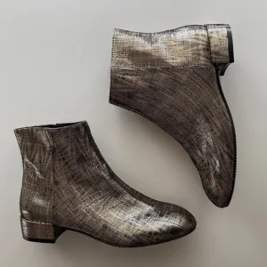 Stuart Weitzman NWT Quartz 25 Platino Pave Side Zip Round Toe Boots 6.5