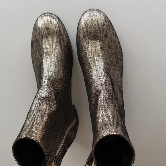 Stuart Weitzman NWT Quartz 25 Platino Pave Side Zip Round Toe Boots 6.5
