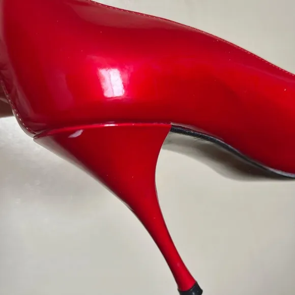Stuart Weitzman Red Patent Leather Peep Toe Heels Size 9.5