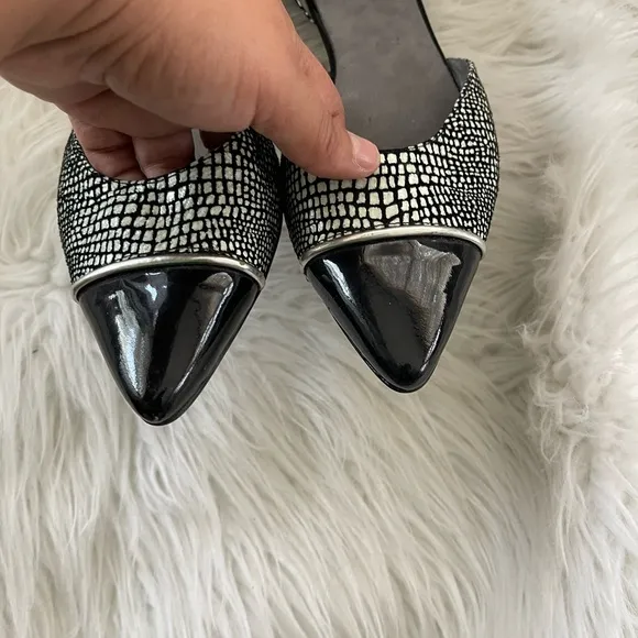 Stuart Weitzman Reptile Snake Print Leather Flats Size 9.5