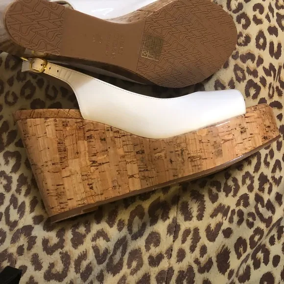 Stuart Weitzman “RIVERIA” White Wedge Sandal 🇪🇸