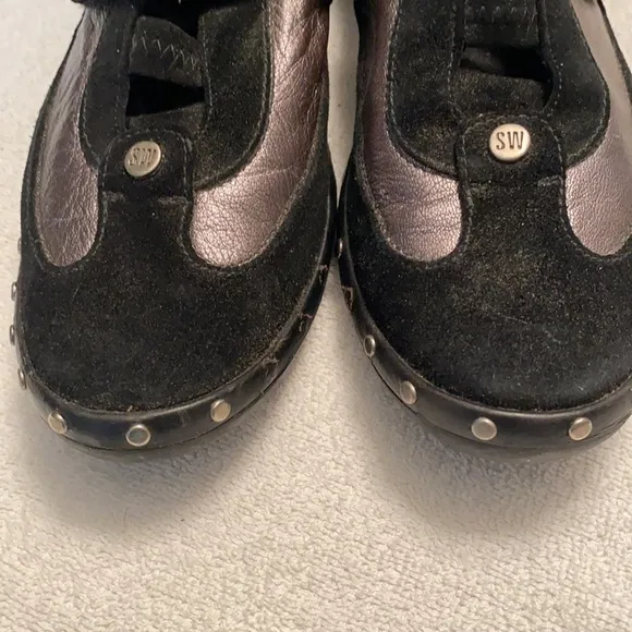 Stuart Weizman slip on shoes silver stud embellishments Sz 7