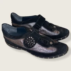 Stuart Weizman slip on shoes silver stud embellishments Sz 7