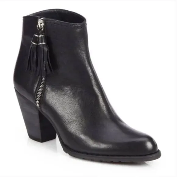 Stuart Weitzman Prancing Tassel Black Leather Side Zip Boots Size 8 VGUC