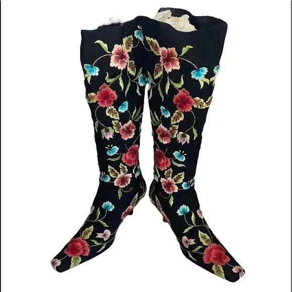 SXS Floral Boots style S-83 with dust cover, no box. Size 36.5 (US Size 6)