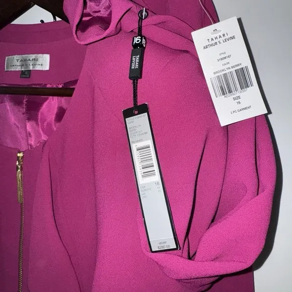 Tahari Arthur Levine Women 2PC Fuchsia Skirt Suit‎ Sz 16 Gold Zipper $280 NEW