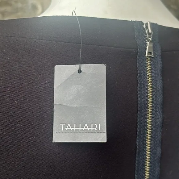 Tahari NWT Boat Neck Sleeveless Sheath Dress in Navy Blue/Black Size 8