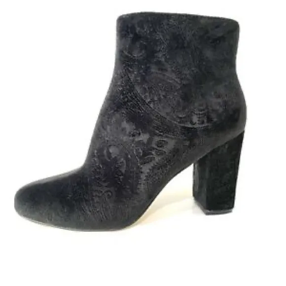 TAHARI SELENA VELVET PAISLEY PATTERNED BLACK ANKLE BOOTS NWT SZ 6