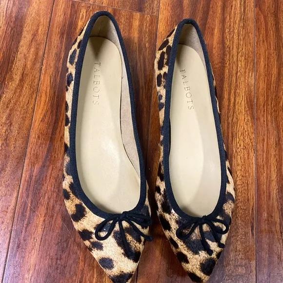 Talbots poppy hair calf heart leopard, print ballet flat Size 8M