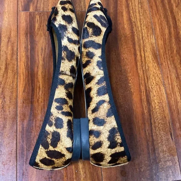 Talbots poppy hair calf heart leopard, print ballet flat Size 8M