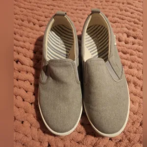 Taos Casual Gray Slip-On Shoes