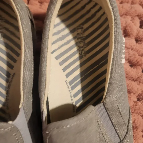Taos Casual Gray Slip-On Shoes