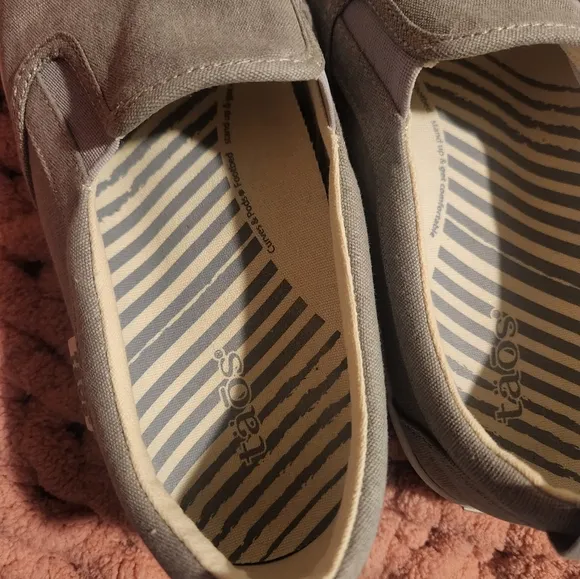 Taos Casual Gray Slip-On Shoes